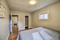 Mullens Cabin w/ Gas Grill & Mountain Views! - 3-Star