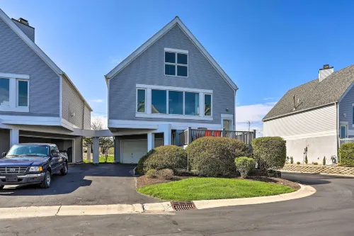 Home on Lake Erie 3 Bedrooms 3 Bathrooms - موقف سيارات