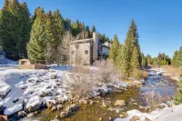 Walk to Ski Lift: Breckenridge Retreat w/ 2 Decks! - Spa