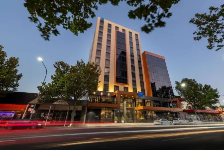 Tryp by Wyndham Pulteney Street Adelaide Отели рядом с достопримечательностью «Аделаида Ботаник Гарден»