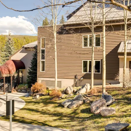 Winter Park Ski-in/Ski-Out Condo w/ Mountain Views