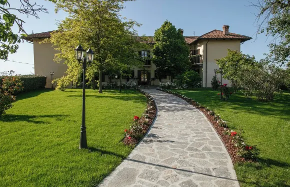 布里柯聖喬凡尼酒店