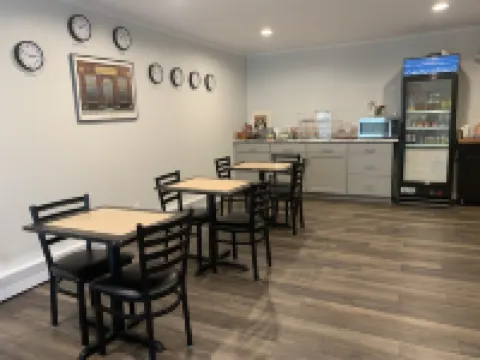 Vinehurst Inn & Suites