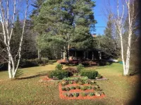 Log Cabin Adirondack Lodge on State Trail System   That is “PET FRIENDLY”