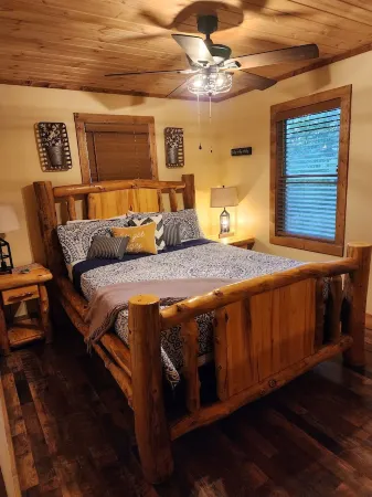 Creekside Couple's Retreat at Cool Waters