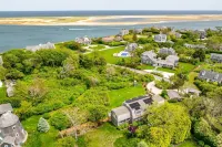 Stunning Beach Retreat - Walk to Beach - Chatham Bars Inn - Town + Game Room