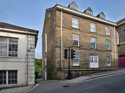 Valley View Hotels near The Arthurian Centre