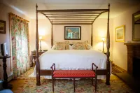 Highland Lake Inn Hotels in Tilton