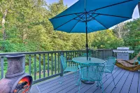 Game Room & Hot Tub: Pet-Friendly Mount Snow Gem - Wifi