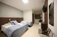 大學飯店