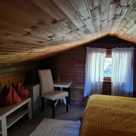 Near Pullmann City - Small House in the Middle of Nature... Vacation for the Whole Year...