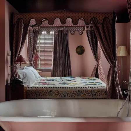 Ulysses, an Ash Hotel
