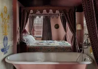 Ulysses, an Ash Hotel