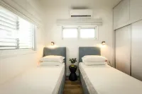 Ramat Hasharon Chic Peaceful Stay - 2 星級