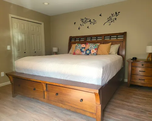 Sprucewood Dens Hotels in Homer