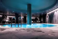 Clarion Hotel The Hub - piscina