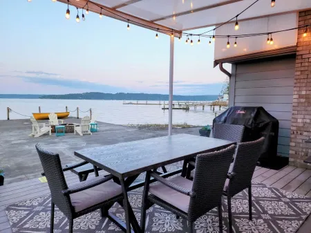 Sunrise@Potlatch-Waterfront Luxury Home Hood Canal