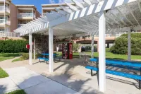 Seaside Dreams Top Floor Beach Condo on the Seawall