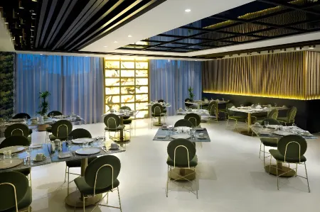 Joudyan Jeddah King Road Отели рядом с достопримечательностью «Al Rahmah Mosque»