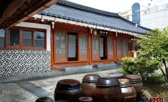Namwon Sugokdang Hanok Stay