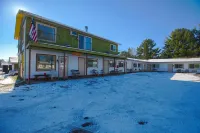 Love Hotels Tomahawk by OYO at Lake Mohawksin WI