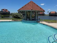 Beach Retreat Minutes to the Beach and just steps to the Pool!! Hotels in Matagorda