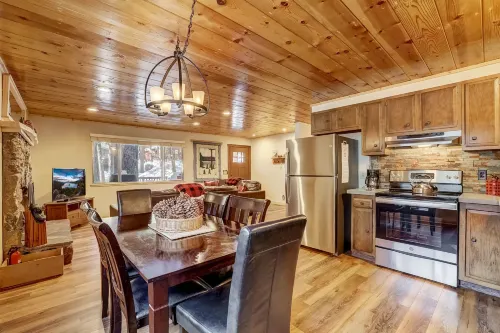 Come Snuggle up at Cozy Bear Cabin! - Chalets