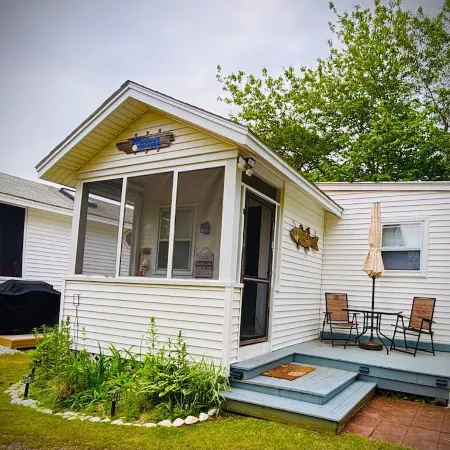 Sea Bisquit Cottage by the Ocean