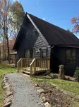 Cozy and Modern Poconos Cabin close to Skytop and Lake Wallenpaupack!