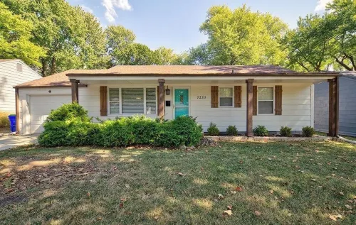 ~Home away from Home~ FAST Wifi | BBQ Grill | Easy Self Check-in