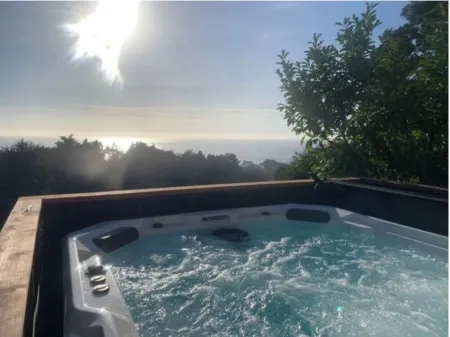 Seaward Bliss ★ Private Hillside Retreat