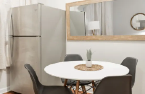 Chic and Cozy Getaway near Loyola Park