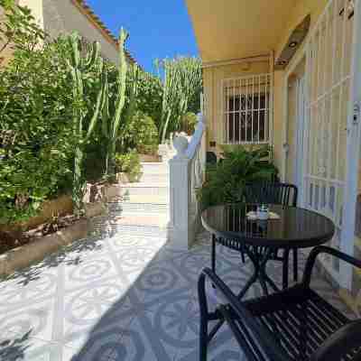 拉瑪麗娜綠洲，兩張床，睡4人，距海灘10分鐘 Hotel Exterior