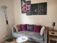 Havre de Paix 2 Lits Doubles, une Toilette, Cuisine, Salle de Bain Indépendants Hotels in L'Haa-Les-Roses