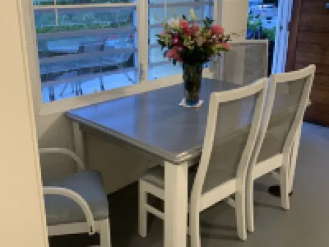 Comfy, breezy 2 bed 1 bath - Northside apartment.