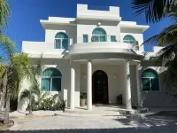Pleasant Villa with pool 5 minutes walk from the beach!