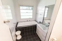 Collers Coastal Charm Hotels in Ulladulla