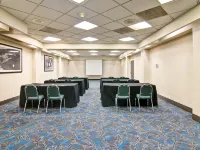 Hampton Inn & Suites by Hilton Calgary-Airport Hotels near Minhas Brewery