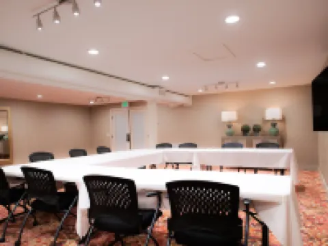 คลิฟฟ์โรส สปริงเดล คิวริโอ คอลเลกชั่น บาย ฮิลตัน โรงแรมในสปริงเดล