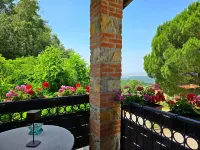 Suite with private bathroom and views of Tuscan hills