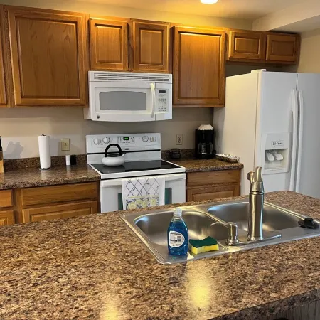 #11 2-bedroom apartment in historic Lorain, across from Palace Theatre.