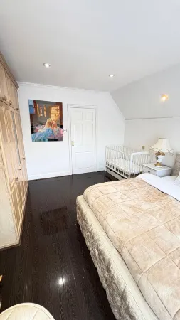 Luxurious West London Retreat With Hot Tubs Easy Access to Central London Отели рядом с достопримечательностью «Northolt»