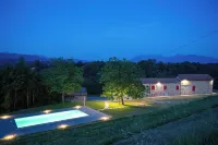 Podere di Emore - n. 3 - App. on the Francigena with swimming pool and Wi Fi
