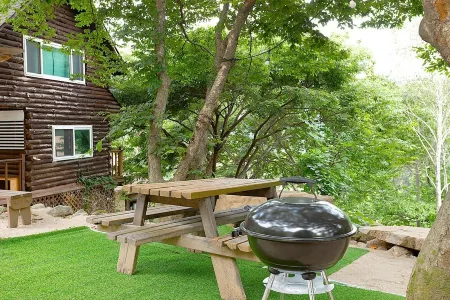 Woohyang Gallery Pension Отели рядом с достопримечательностью «The 38th Parallel»