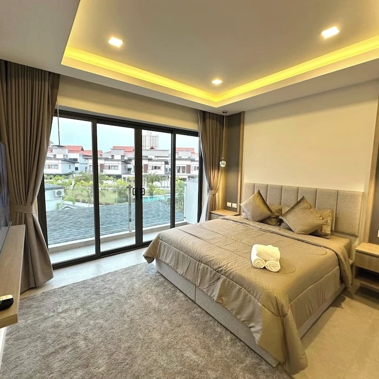 รูปภาพของLuxury 3-bedroom pool villa with AC, fitness room in awesome Pattaya