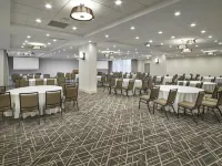 DoubleTree by Hilton Edmonton Downtown Hotels near Strathcona