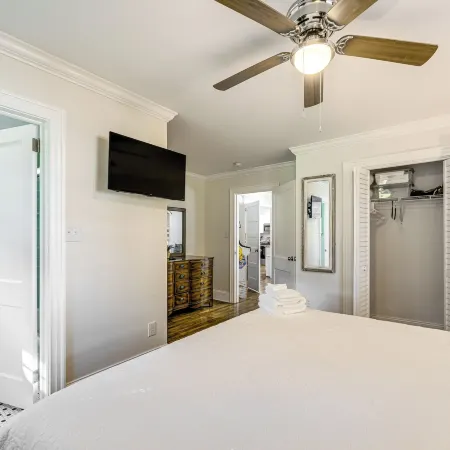 2 Mi to Downtown: Pet-friendly Home in New Bern!