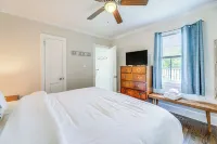 New Bern Retreat w/ Fire Pit ~ 1 Mi to Dtwn! - 3-Star