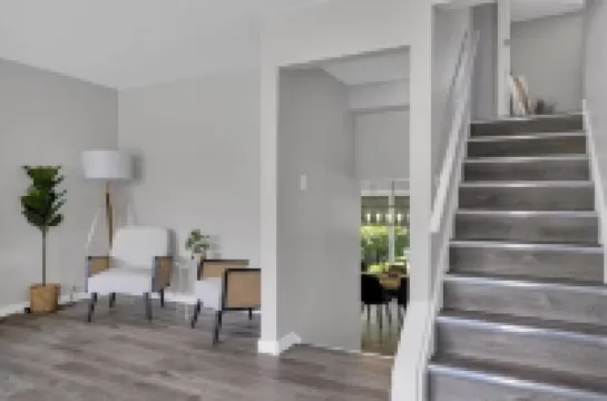 Niagara Family Stay | Near Brock, Falls & Wineries