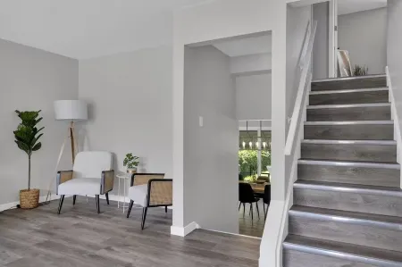 Niagara Family Stay | Near Brock, Falls & Wineries